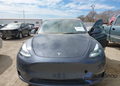 2022 Tesla Model Y Long Range Dual Motor All-Wheel Drive z USA, uszkodzony, nr VIN 7SAYGDEE5NF534259